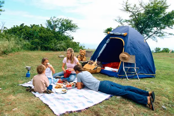 Segredos do Camping Econômico: Como Planejar um Camping em Família sem Estourar o Orçamento